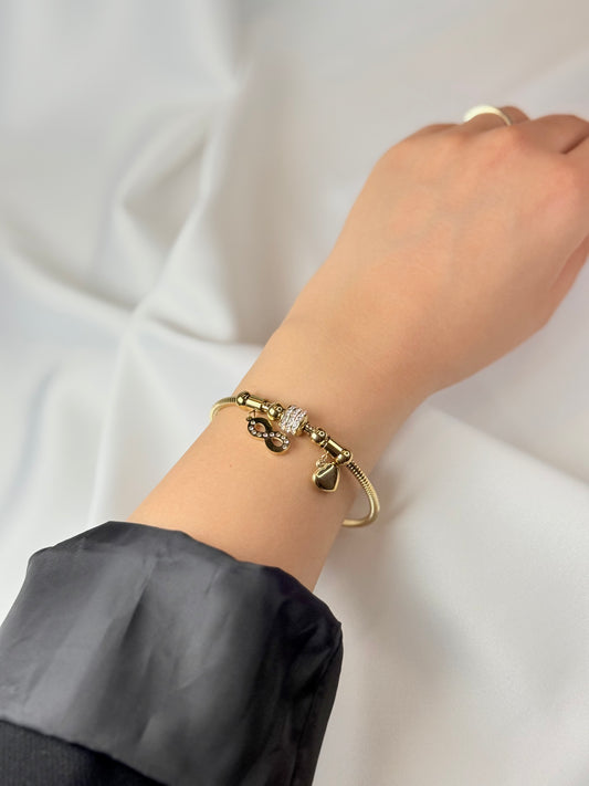 Sonsuzluk ve Kalp Zirkon Taşlı Charmlı Bilezik