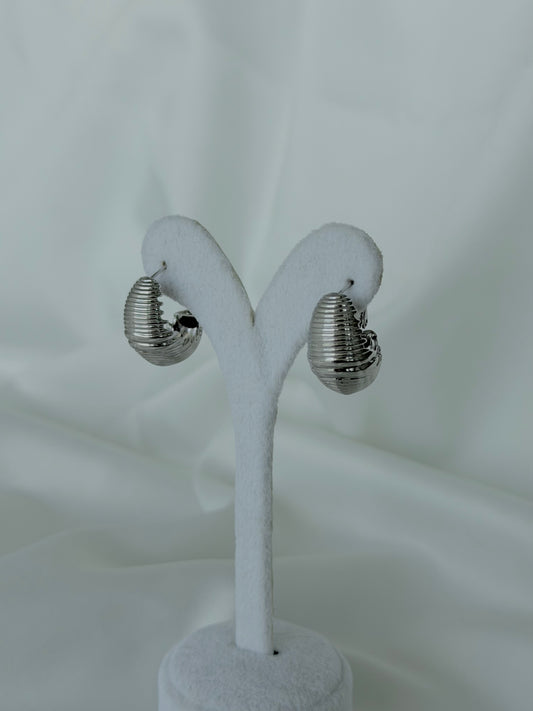 Özel Seri Tırtıklı Bombeli Silver Oval Küpe