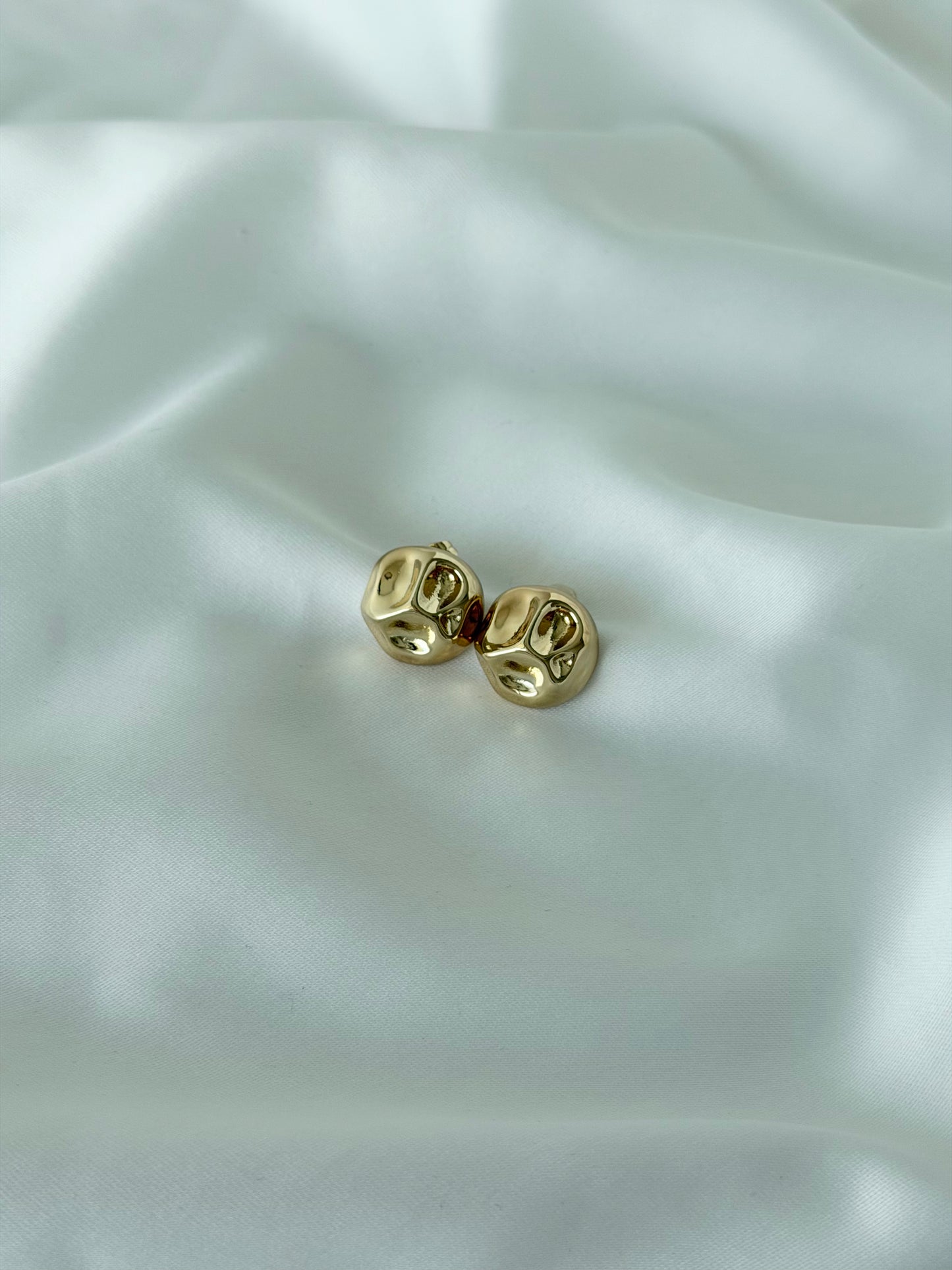 Özel Seri Xuping Gold Modern Dalga Küpe