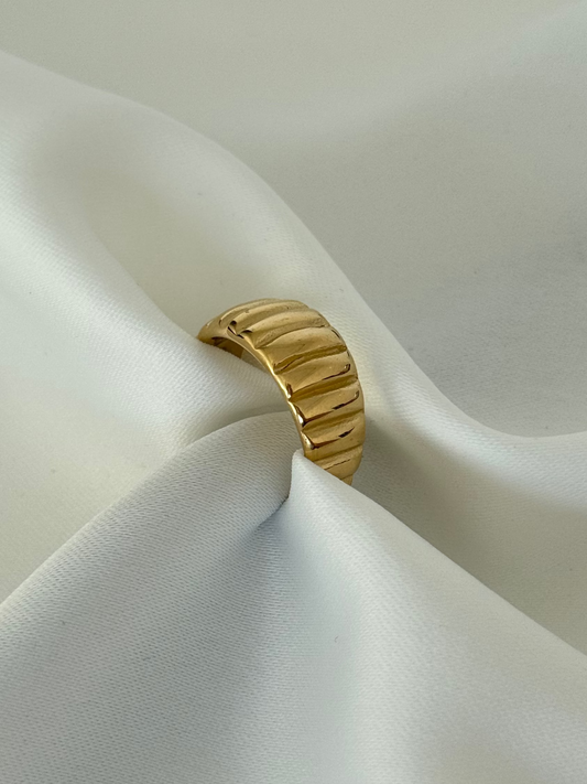 Burgu Detay Geometrik Yüzük