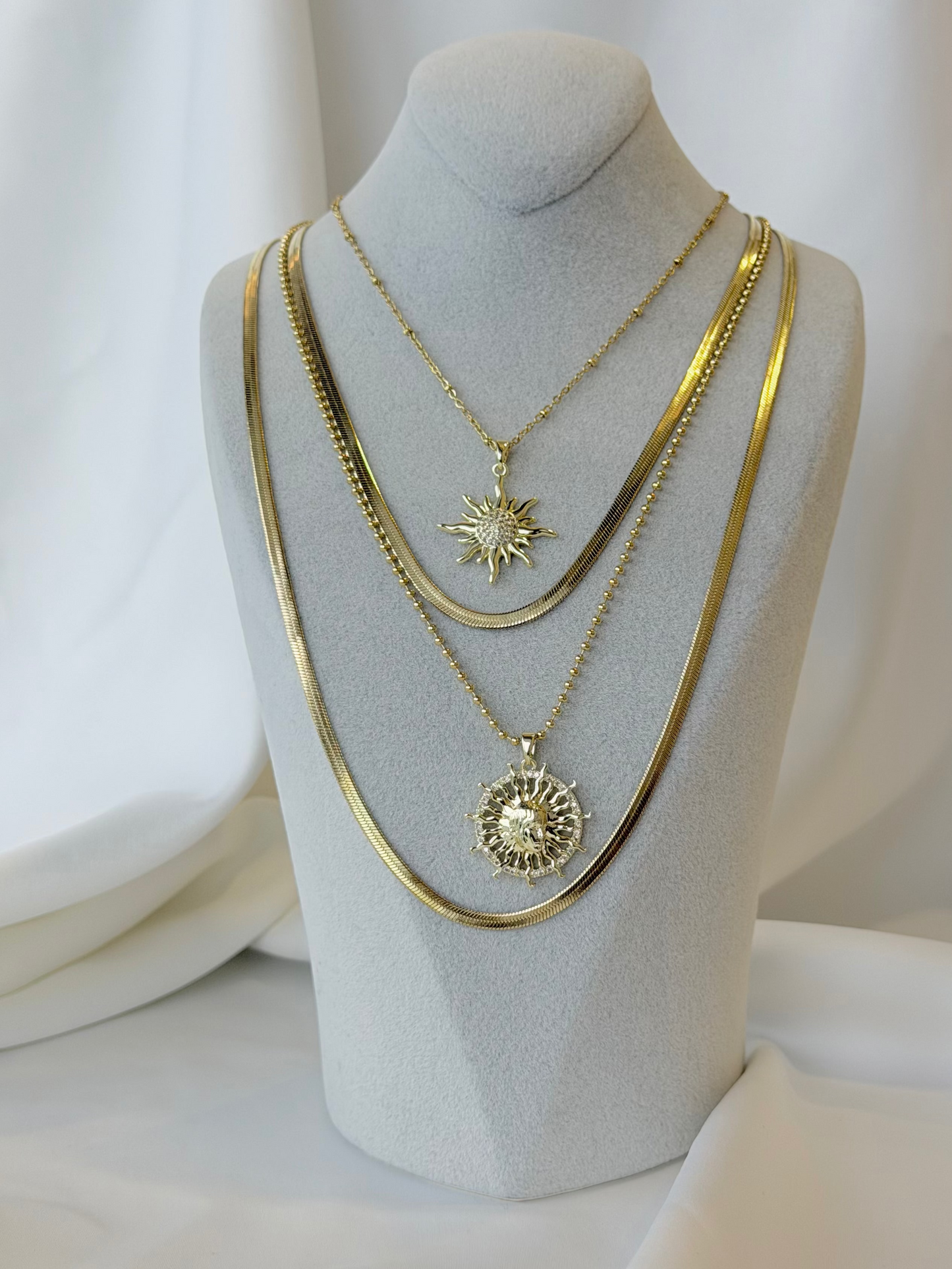 4'lü Ayrı Ayrı Kullanıma Uygun Denge The Sun Kolye