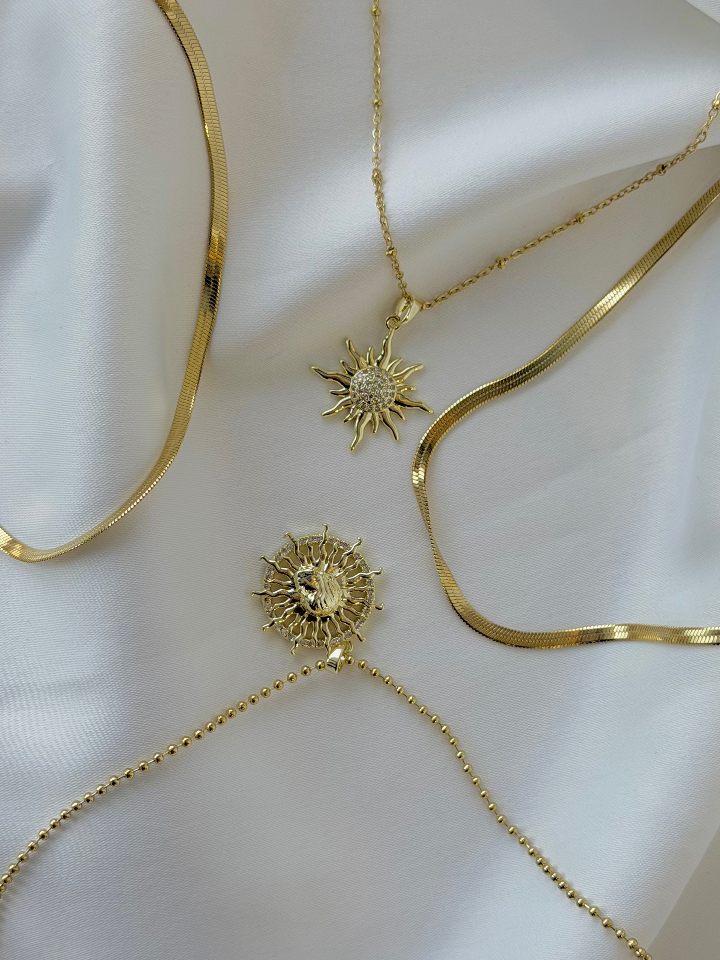 4'lü Ayrı Ayrı Kullanıma Uygun Denge The Sun Kolye