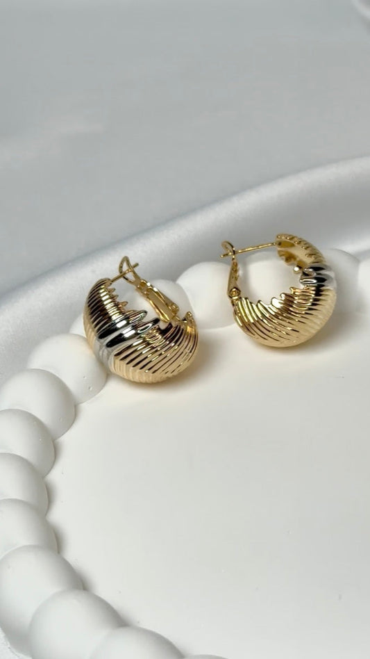 Özel Seri Xuping Tırtıklı Bombeli Gold/Silver Küpe