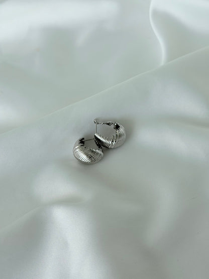 Özel Seri Tırtıklı Bombeli Silver Oval Küpe