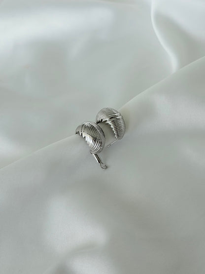 Özel Seri Tırtıklı Bombeli Silver Oval Küpe
