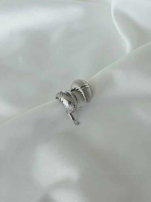 Özel Seri Tırtıklı Bombeli Silver Oval Küpe