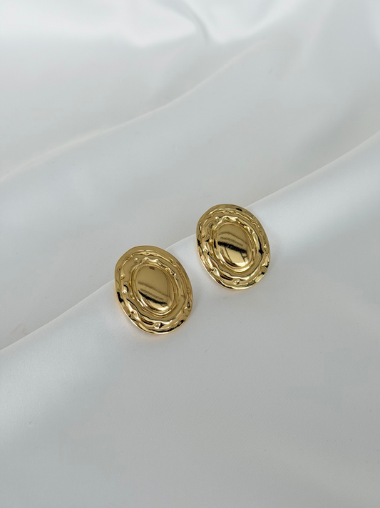 Kabartmalı Oval Vintage Çelik Küpe