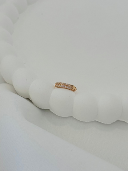 Özel Seri Xuping Tek Sıra Taşlı Helix Küpe